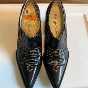 Black cowgirl ankle boots size 9 Black